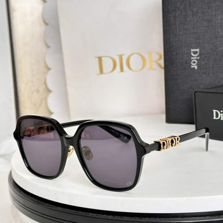 Picture of Dior Sunglasses _SKUfw76364530fw